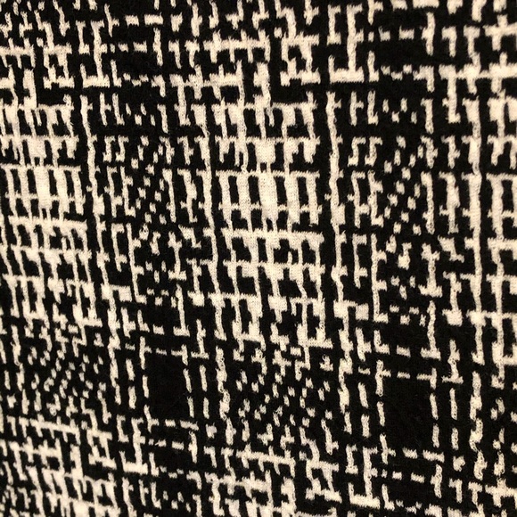 Stretchy & Soft Jacket 🎈2 for $15 🎈 - Picture 7 of 8